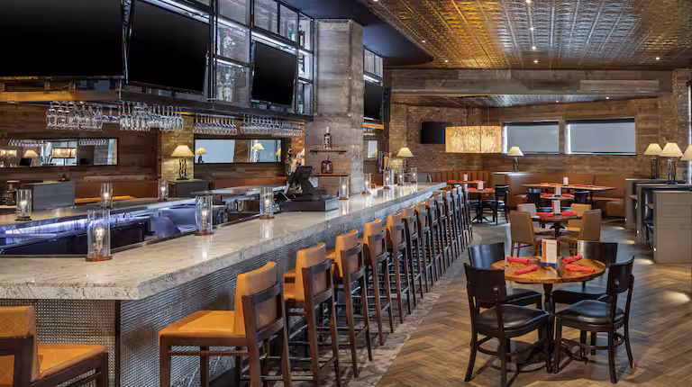 Hilton Arlington Hotel R Bar